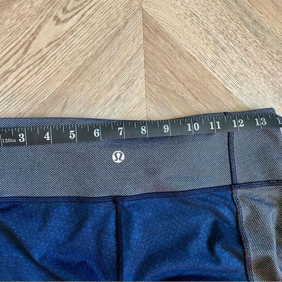 ♥️ Lululemon Wunder Under
Crop Sashiko
Cross Rugged Blue Diamond Dot
Inkwell - Picture 7 of 16